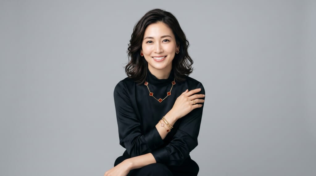 ヴァンクリ着用の日本人女性