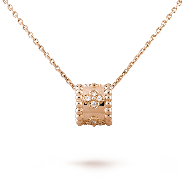 ヴァンクリーフ　ネックレス　ベルレ　VCARO2EE00